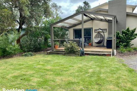 The Vibe Sandy Point - Accommodation Burleigh 2