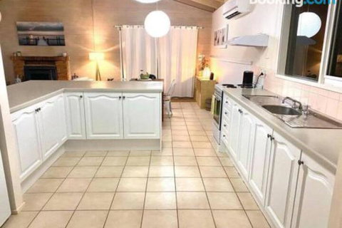 The Vibe Sandy Point - Accommodation Burleigh 3