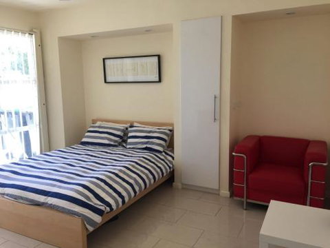 The White House Sandy Point - Accommodation Burleigh 4