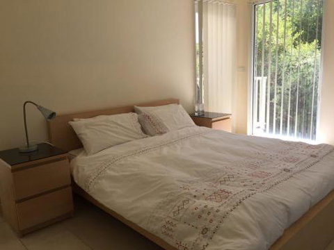 The White House Sandy Point - Accommodation Burleigh 6