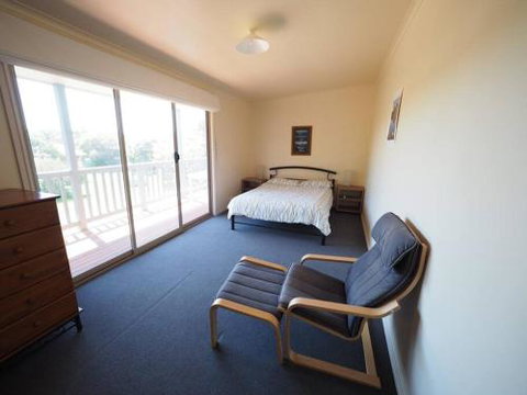 Sunset Deck Beach House Sandy Point - Accommodation Burleigh 1