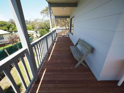 Sunset Deck Beach House Sandy Point - Accommodation Burleigh 6
