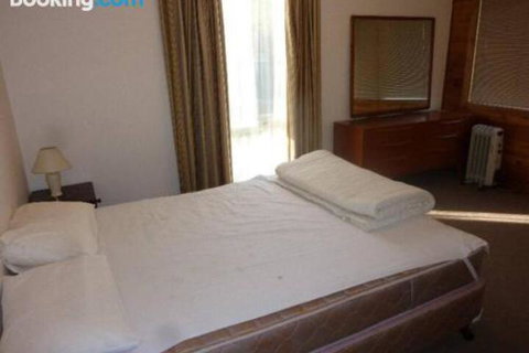 11 The Boulevarde Sandy Point - Accommodation Burleigh 2