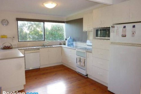 11 The Boulevarde Sandy Point - Accommodation Burleigh 5