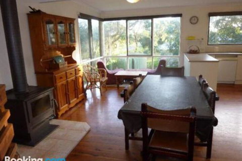 11 The Boulevarde Sandy Point - Accommodation Burleigh 0
