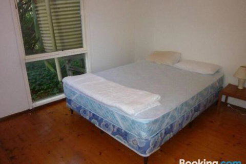 11 The Boulevarde Sandy Point - Accommodation Burleigh 4