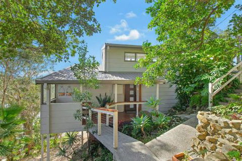 Valparaiso 23 Dulconghi Street - Accommodation Burleigh 1