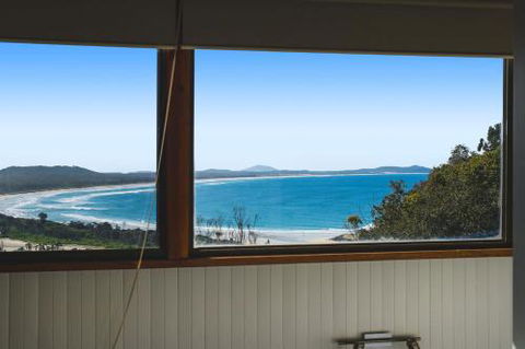 Valparaiso 23 Dulconghi Street - Accommodation Burleigh 2