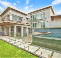 Beachfront Location 28 Mitchell Pde - Accommodation Burleigh