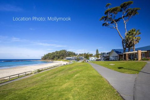 Beachfront Location 28 Mitchell Pde - Accommodation Burleigh 1