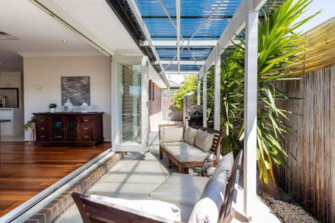 Rosebud Seaside Accommodation - Accommodation Burleigh 3