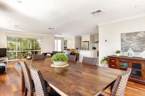 Rosebud Seaside Accommodation - Accommodation Burleigh 0