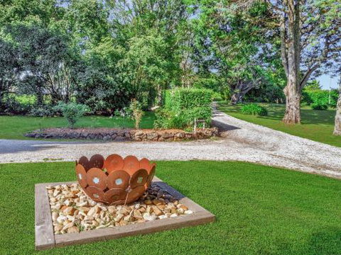 NORMANDIE PARK Exeter 4pm Check Out On Sundays - Accommodation Burleigh 6