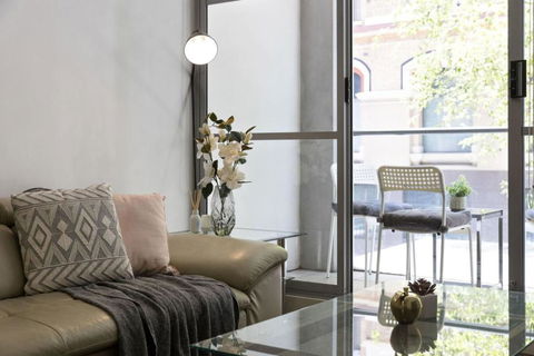 A Cozy & Modern Studio Next To Darling Harbour - Accommodation Burleigh 3
