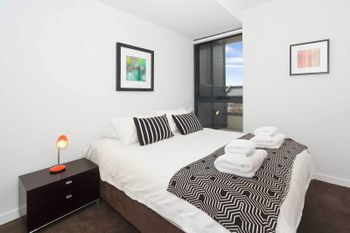 Location Views & Style - Accommodation Burleigh 6