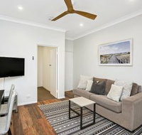 Two Bedroom Beachside Apartment CLOV4 - Accommodation Burleigh