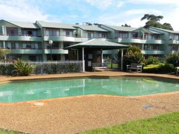 FATHOMS 19 - Accommodation Burleigh 4