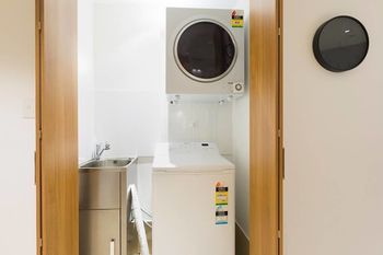 Brand New Heart Of City Executive Apartment - Accommodation Burleigh 2
