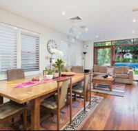Stunning East Suburb Coastal Home H373 - Accommodation Burleigh