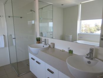 Eden - Accommodation Burleigh 3