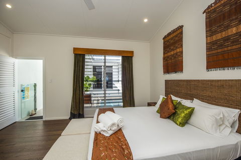 Reflections Villa 3 - Accommodation Burleigh 4