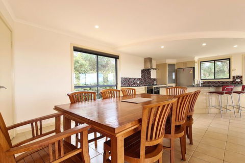 A Vista, Townhouse 1 - Accommodation Burleigh 3