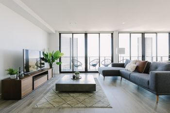 Super Spacious City View Apartments - Accommodation Burleigh 0