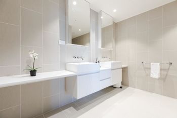Super Spacious City View Apartments - Accommodation Burleigh 1