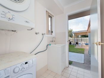 Seaclusion 2 2 Margaret Street - Accommodation Burleigh 5