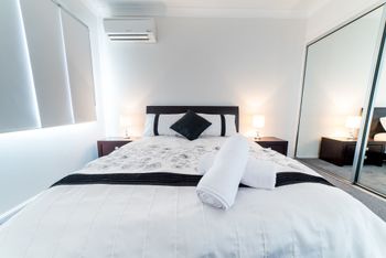 1 Bedroom Gold Coast Beachside Apt W AC + Parking - Accommodation Burleigh 0