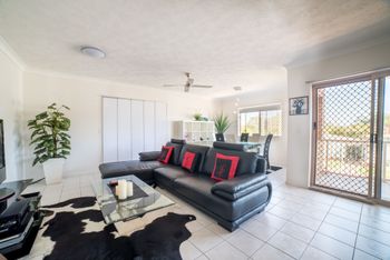1 Bedroom Gold Coast Beachside Apt W AC + Parking - Accommodation Burleigh 3