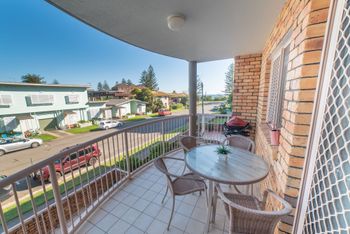 1 Bedroom Gold Coast Beachside Apt W AC + Parking - Accommodation Burleigh 6