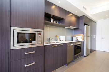 Executive Studio Inner City Apartment - Accommodation Burleigh 6