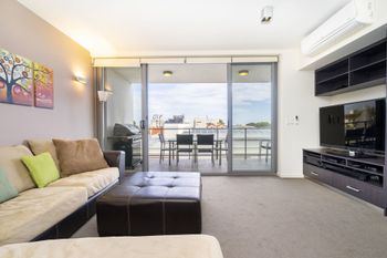 Executive Studio Inner City Apartment - Accommodation Burleigh 1