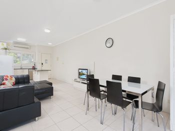 Sandy Point Road Unit 337 265 Pacific Blue - Accommodation Burleigh 3