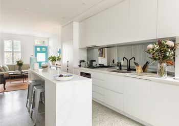 Stunning Executive Home In Glebe - Accommodation Burleigh 3