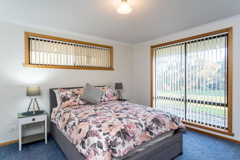 Acton Park Holiday Units - Accommodation Burleigh 4