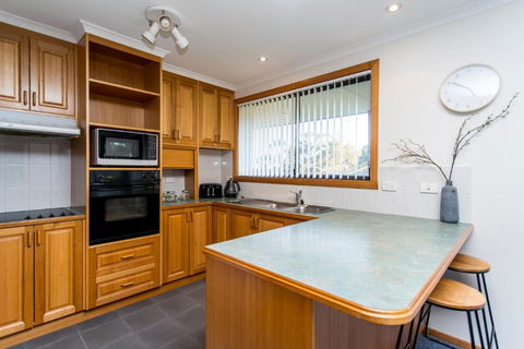 Acton Park Holiday Units - Accommodation Burleigh 6