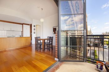 Stylish Inner City Apartment - Accommodation Burleigh 0