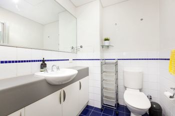 Stylish Inner City Apartment - Accommodation Burleigh 2