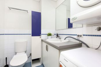 Stylish Inner City Apartment - Accommodation Burleigh 5