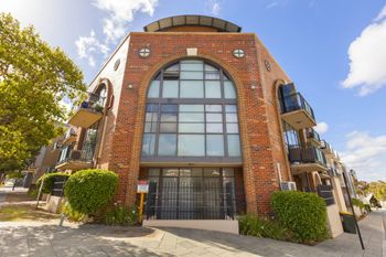 Stylish Inner City Apartment - Accommodation Burleigh 1