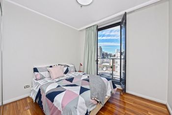 Deluxe Sydney Central Penthouse With Pool & Gym - Accommodation Burleigh 6