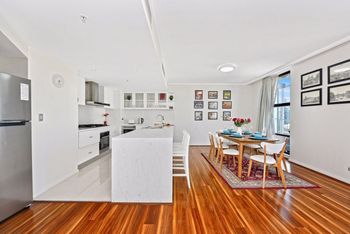Deluxe Sydney Central Penthouse With Pool & Gym - Accommodation Burleigh 2