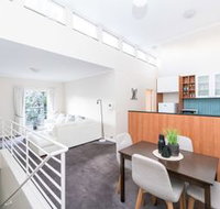 2 Bedroom Balcony Terrace near Kings Cross - Accommodation Burleigh