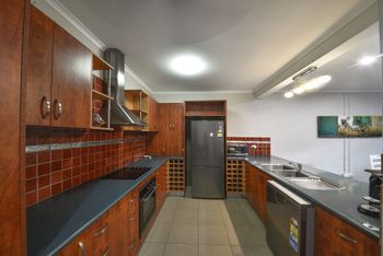 Seaclusion - Accommodation Burleigh 2