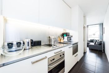 Executive Two Bed Penthouse Studio In The City - Accommodation Burleigh 4