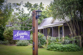 Arcadia Bed & Breakfast & Cottages - Accommodation Burleigh 0