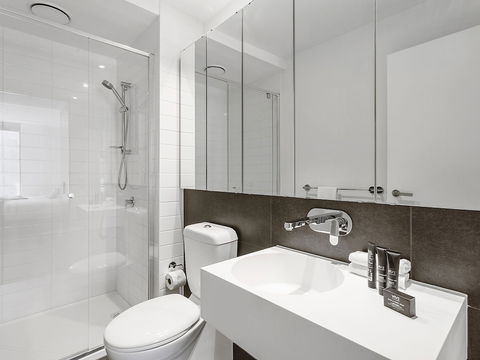 CHARLOTTE Manhatten Building Near Spencer St. & Southern Cross Station - Accommodation Burleigh 2