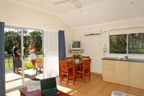 Port Stephens Koala Sanctuary - Accommodation Burleigh 4